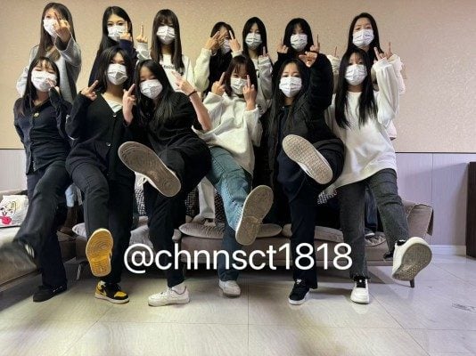 chnnsct1818 | 女学生们的群体臭脚折磨