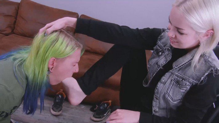 EX | Silver-haired mistress trains new female slave