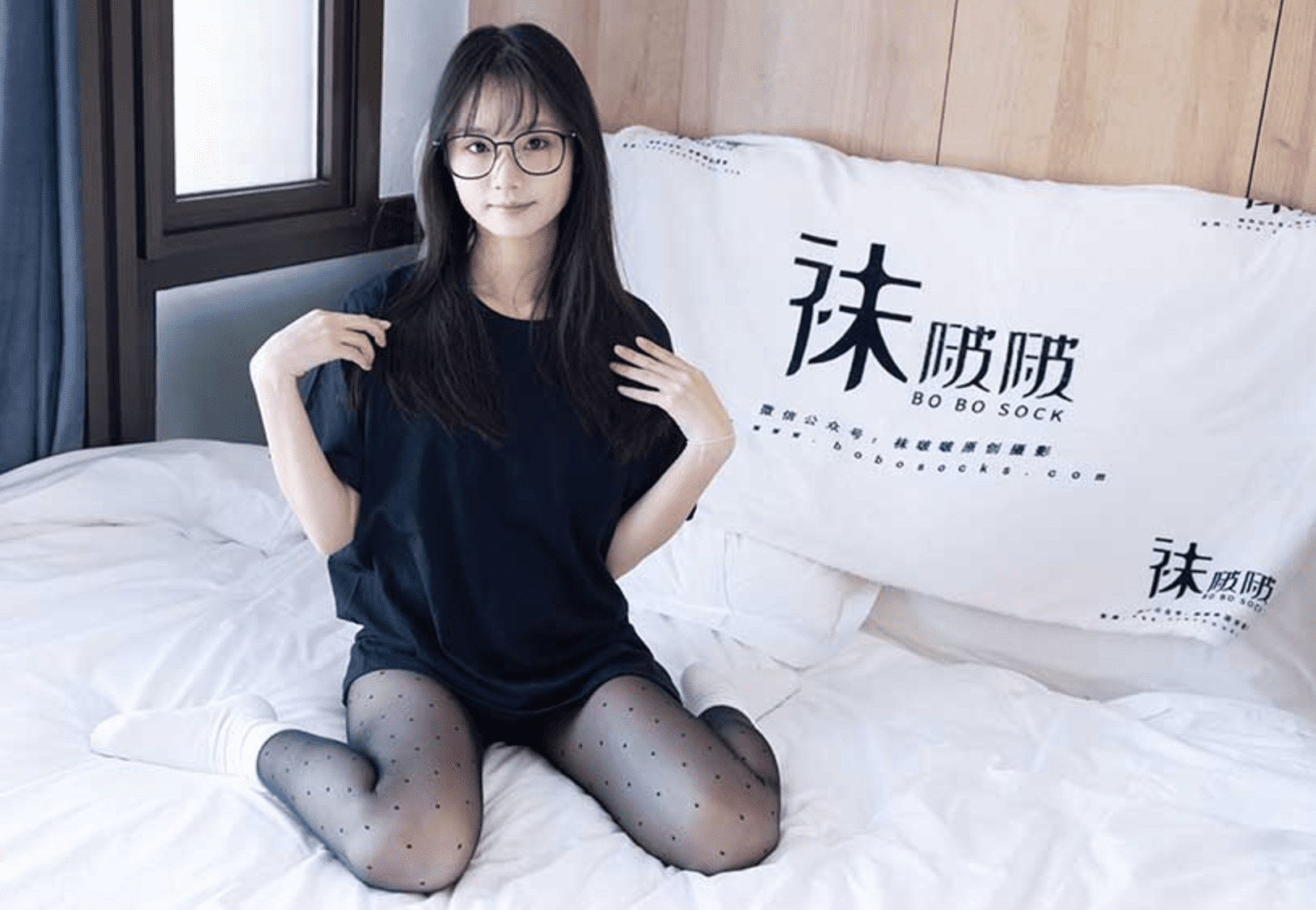 袜啵啵 | 418期 甜甜圈的板鞋、白棉袜、波点黑丝脚尖透明款(带视频)