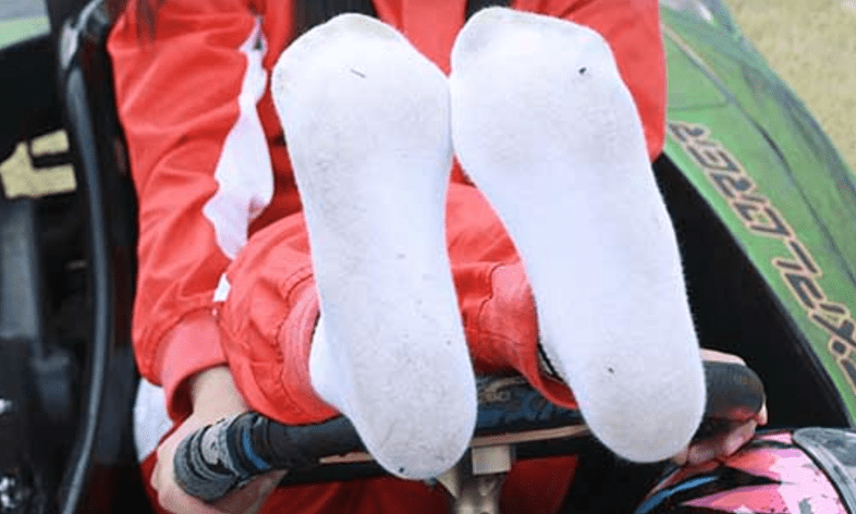 Dreamweaver Image | White socks girl chasing dream car (with video)