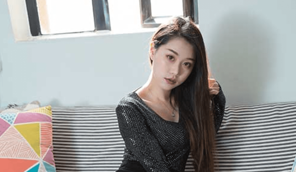 Sia不吃鱼 | 微密圈 闪亮黑丝袜