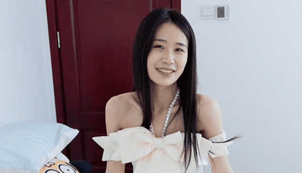 物恋传媒 | 菜菜的粉色丝袜之童话小鹿(带视频)