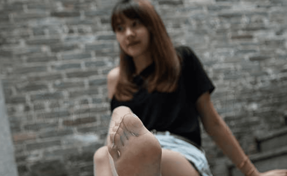 MussGirl | Sister's stockings and high heels