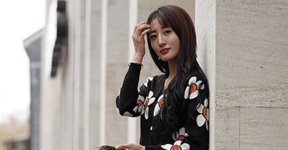 魔镜街拍 | 街拍长靴肉丝短裙美女