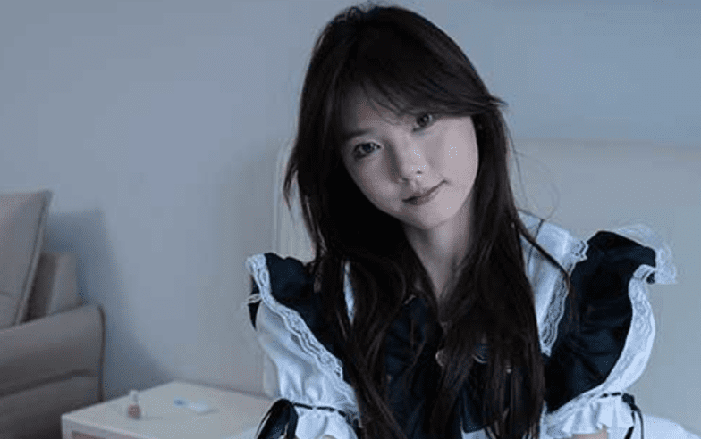 Tianyu Photography | Xuanxuan's high heels, black silk, white silk, bare feet, Lilliputian plot (with video)