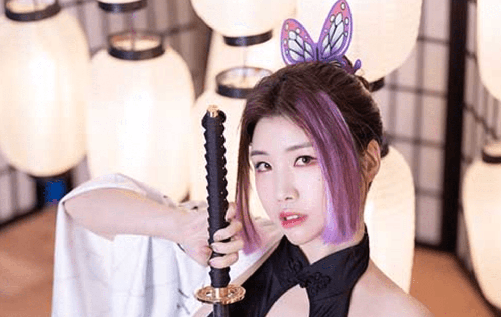 Yebin | Shinobu 日本和服剑道情趣写真