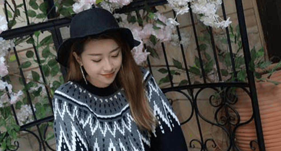 MussGirl | Xiaojieのストッキングとマーティンブーツ