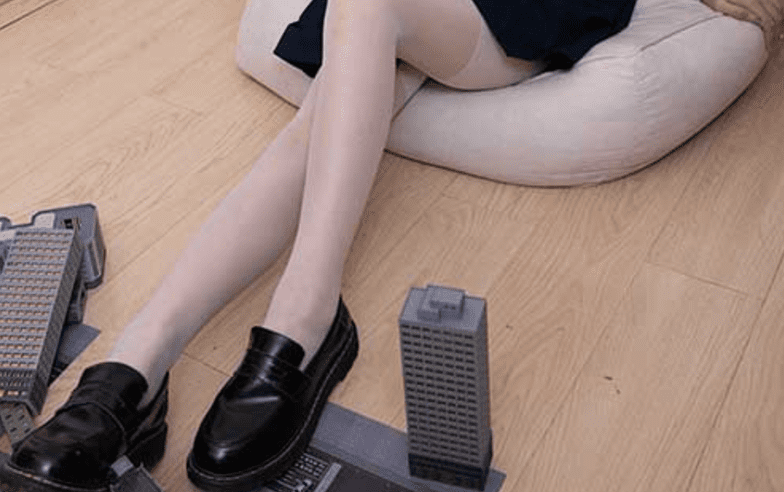 甜予摄影 | 璇璇的jk制服、皮鞋、白丝、小人国剧情、VR(带视频)