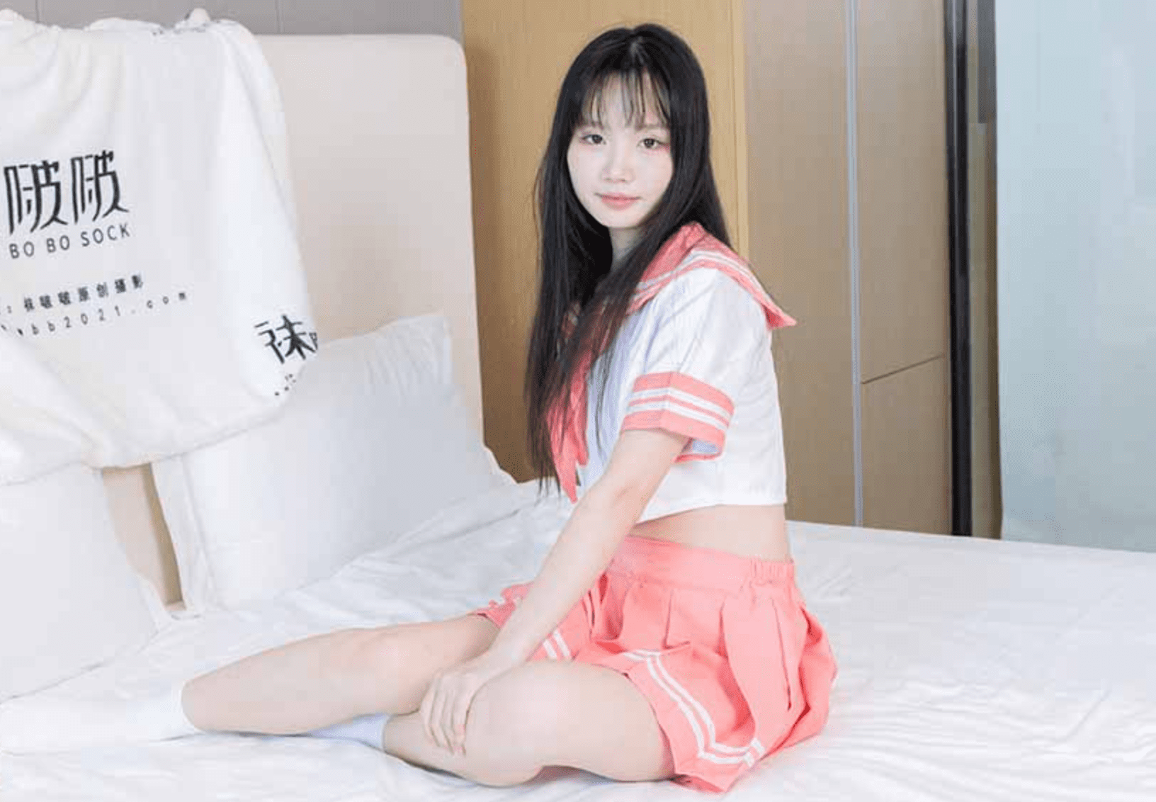 袜啵啵 429期 | 甜甜圈的板鞋、白棉袜、过膝白棉袜(带视频)