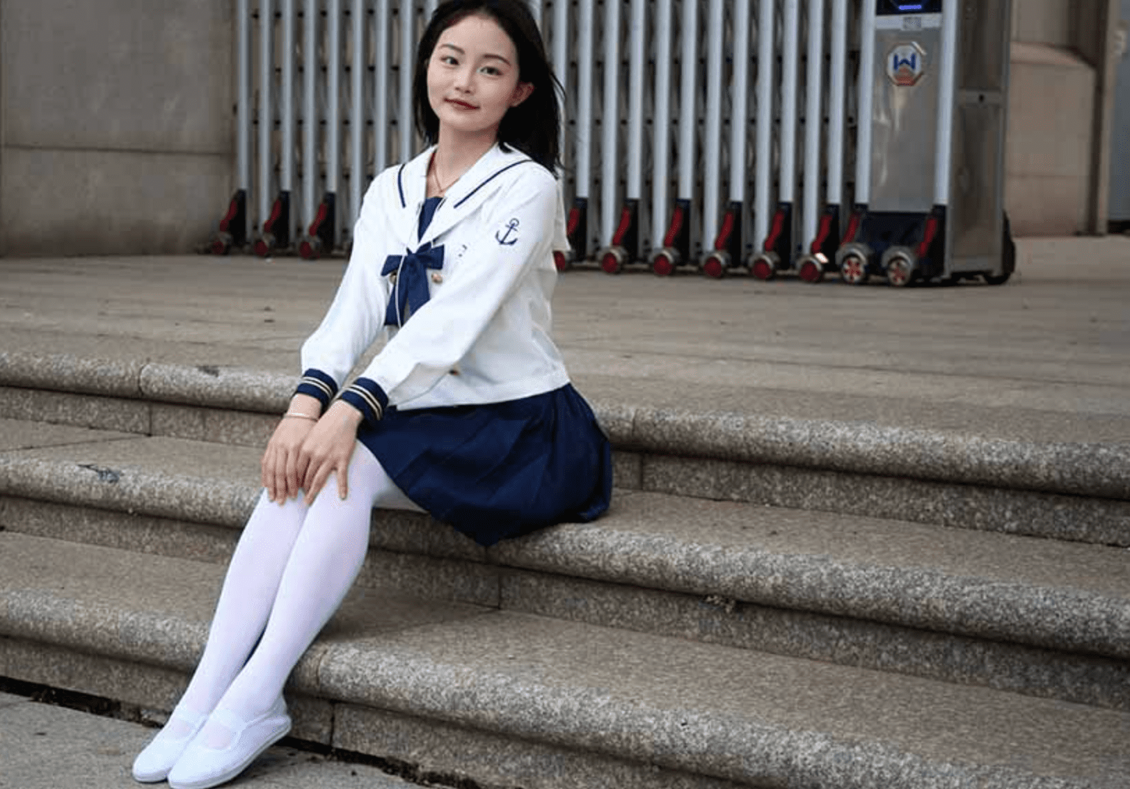 初夏女神 | 双双 溜冰女孩的白袜(带视频)