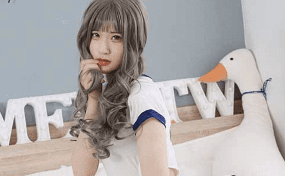 Limerence | 7bao 体育服下 裸足＆白丝(带视频)