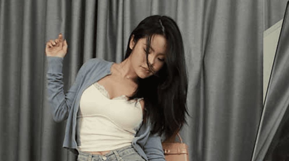 IESS异思趣向 | 丝享家系列之兔兔的超短牛仔裤