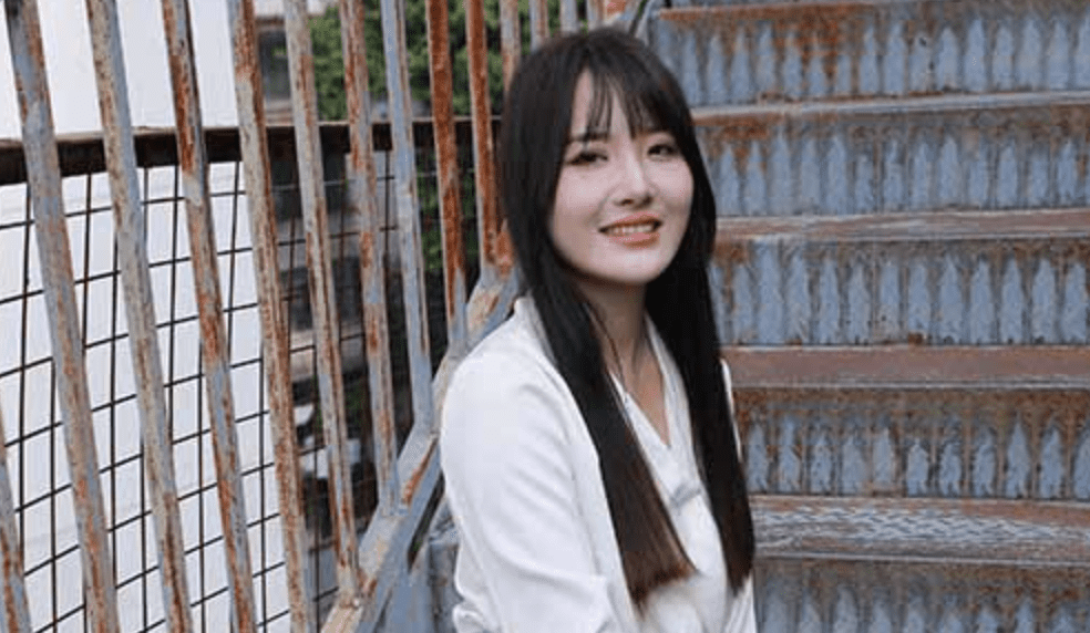 IESS异思趣向 | 丝享家系列之婉萍的蓝色短裙