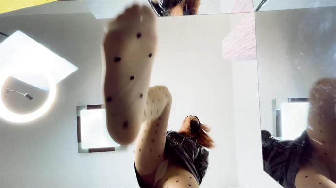 晓G | 粗口辱骂丝袜脚跺杀下贱女M小三 POV女女羞辱