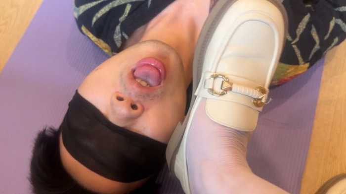 黑丝诱惑 | 沐沐女主好几双原味脏鞋的鞋底清洁器