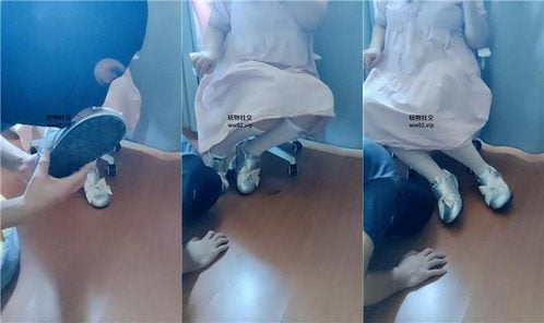 Drag Drag | Dirty shoes and stockings kneel down to lick and taste