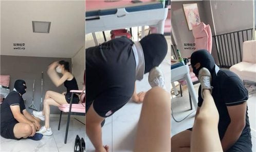 ケイティ白い靴を鞭打つ、ハイヒール、長い脚、全身の重み、踏みつけ、匂いを嗅ぐ、ボートソックスを舐める