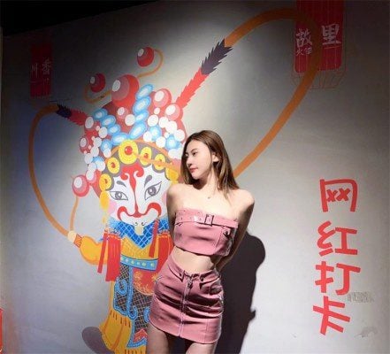 1080P | 两位美女全体重踩踏足虐羞辱