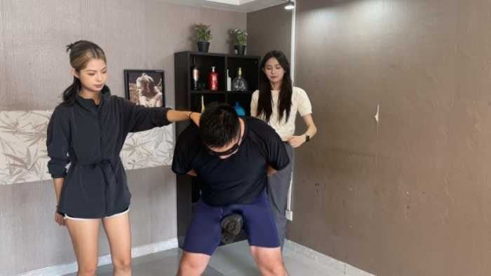 蛋碎娇娃 | 靓丽主播防狼教学