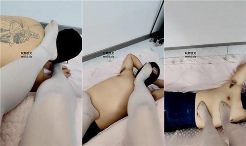 李先生 | ストッキングと美脚を全身の重みで踏みつける