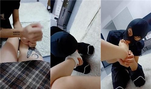 姗姗 | 下跪裸足恋足狂舔