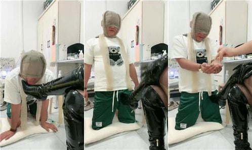 千の顔を持つ女王 | ブーツの具現化 足パッドの奴隷