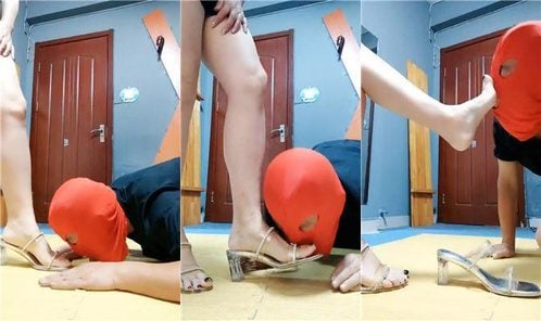 Dongying Tianxiang Lily | High heels and bare feet stepping on breasts