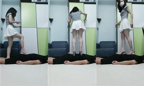 云儿 | 奖励贱奴吃脚皮