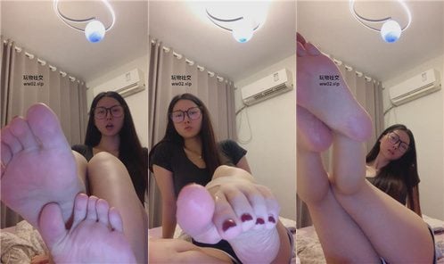 娩娩大魔王 | 清纯女友裸足羞辱