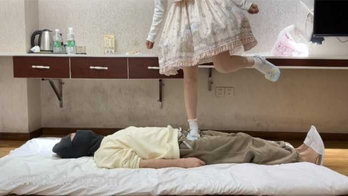 玩弄小狗 小灰灰