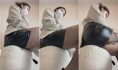Misa | Butt Squeeze