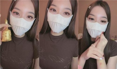 Caicaizhuer | 彼女に中指を立ててベルを振る