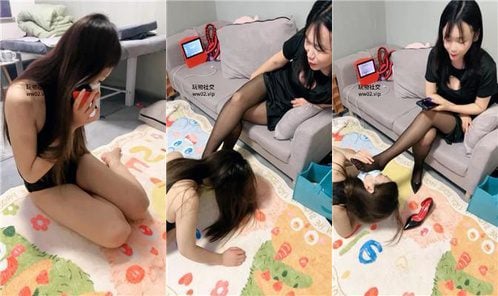 Lin Xi | The female slave kneels and licks her black silk legs and jade feet