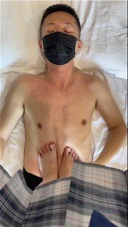 福利推荐 | 新人16岁cos小妹第一视角裸足踩踏