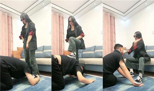 ゴシッププリンセス |犬の足を踏み潰す、平手打ちする、ひざまずく、スニーカーを舐める、白い靴下を舐める、聖水の饗宴、口に靴下を詰める