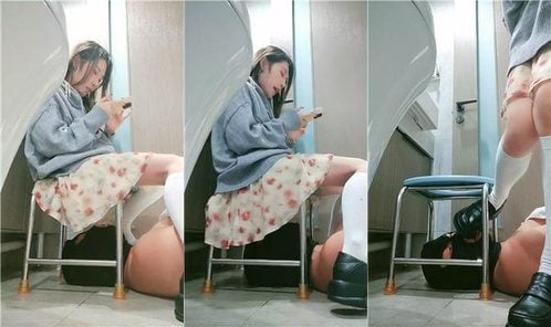 喵酱紫 | 皮鞋及膝白袜踩虐