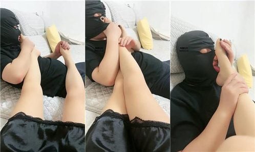 乔妹 | 玉足踩踏 吃烟灰恋足舔