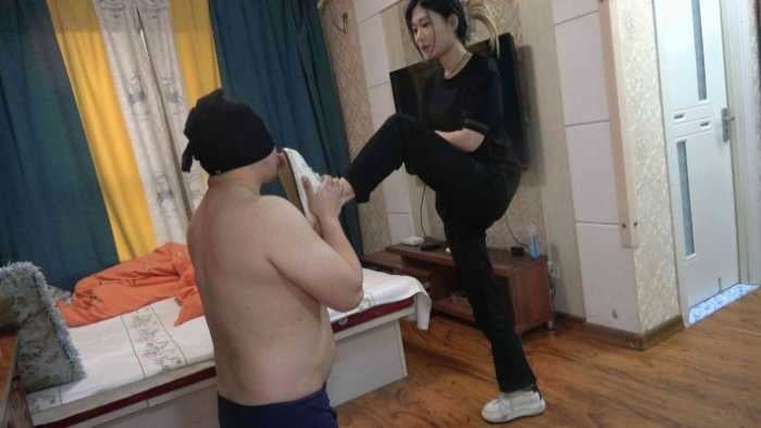 小文S | 舔精神小妹脏鞋