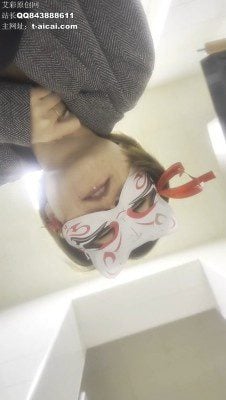ヤヒョン顔と股間を踏みつけ、顔に唾を吐くPOV