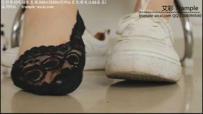 残酷な女医が患者を虐待する、超爆笑ドラマの一人称視点