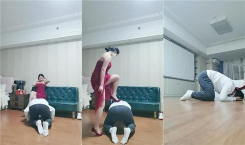 個人医 |魅力的な若い女性のハイヒールとストッキングが家庭内奴隷を拷問する
