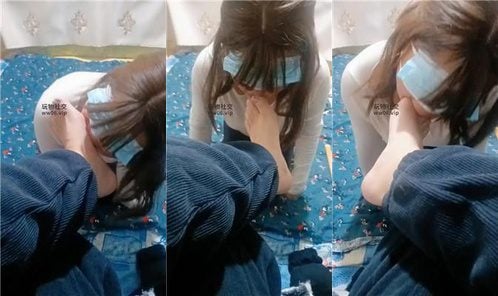 伪娘和人妻 | 变装cd疯狂舔脚丫