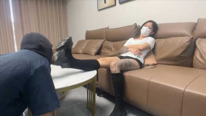 Her Highness Xiaolin from the Medical School | Long Boots and White Socks First Tune
