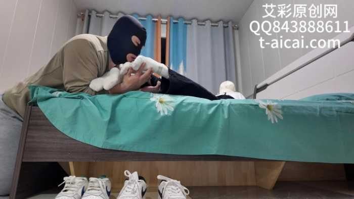 chnnsct1818 | 脏板鞋踢踹清理鞋底脚汗