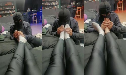 ミアズ | 白い綿の靴下が好きな卑しい人