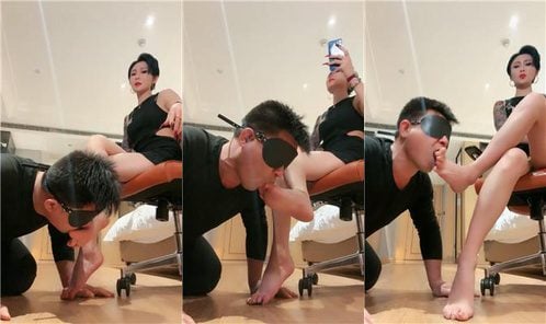 爵恋霸主 | 训练狗舌舔酸臭脚丫