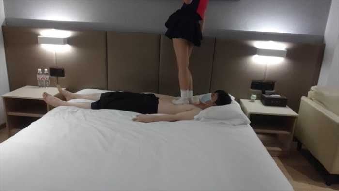啦啦啦 | 新开发的08年素人白丝踩踏
