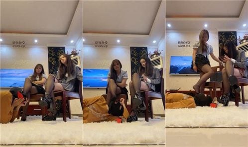 小莞 | 双S 黑丝高跟美腿踩虐转胯