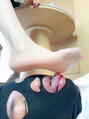 女上司OL红底高跟肉丝踩脸羞辱男下属脚奴闻舔丝足脚汗 原味丝袜脚喂食 JS250616 5