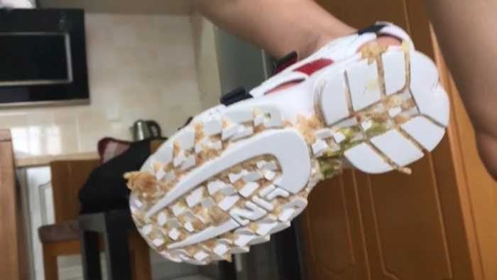 诗曼 | 青春活泼女生凉鞋狂踩汉堡包 sm117